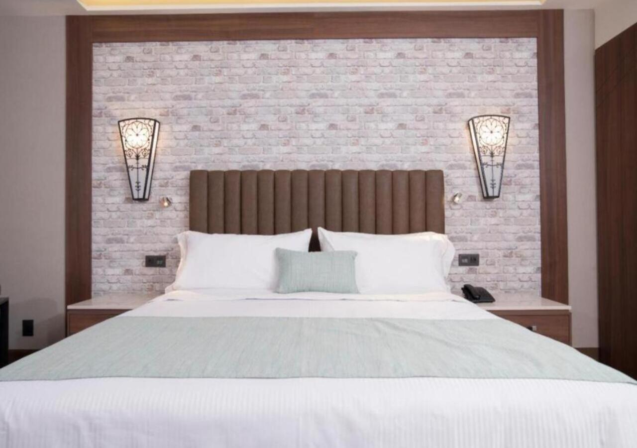 Hotel Arborea Ronda Minerva Y Expo 4*